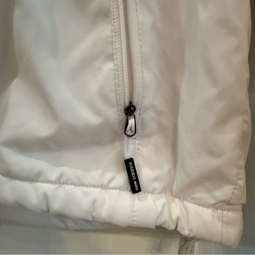 New Balance Fleece Lined Windbreaker Jacket Tan & White XS - Picture 2 of 8
